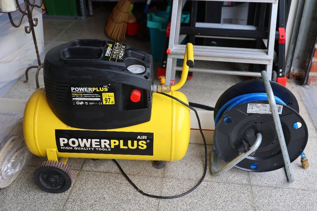 Compresseur d'air Powerplus POWX1730 1100 W + tuyau de 20 m, Enlèvement, Utilisé, Autres marques, Autres types