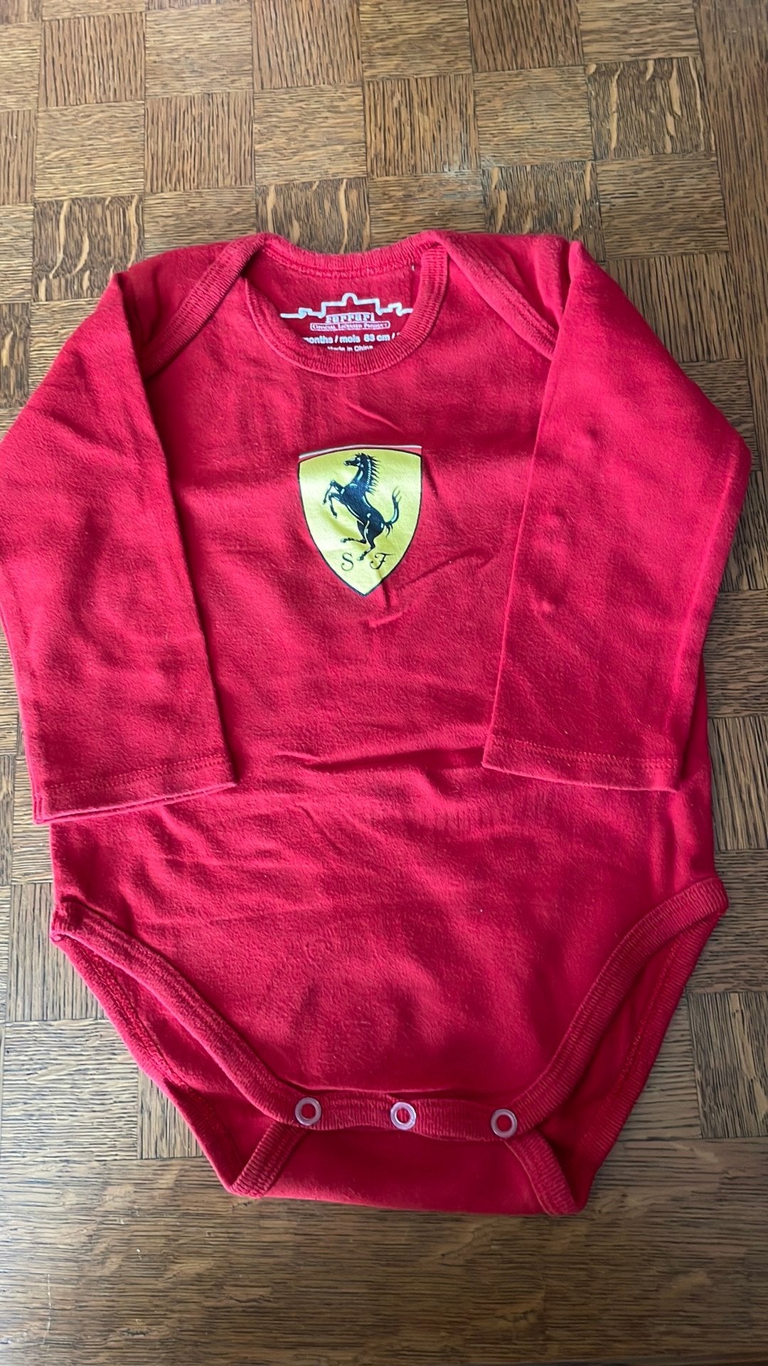 Body van ferrari 12-18 maand/83 cm, Kinderen en Baby's, Babykleding | Maat 68, Ophalen, Gebruikt, Jongetje, Pakje