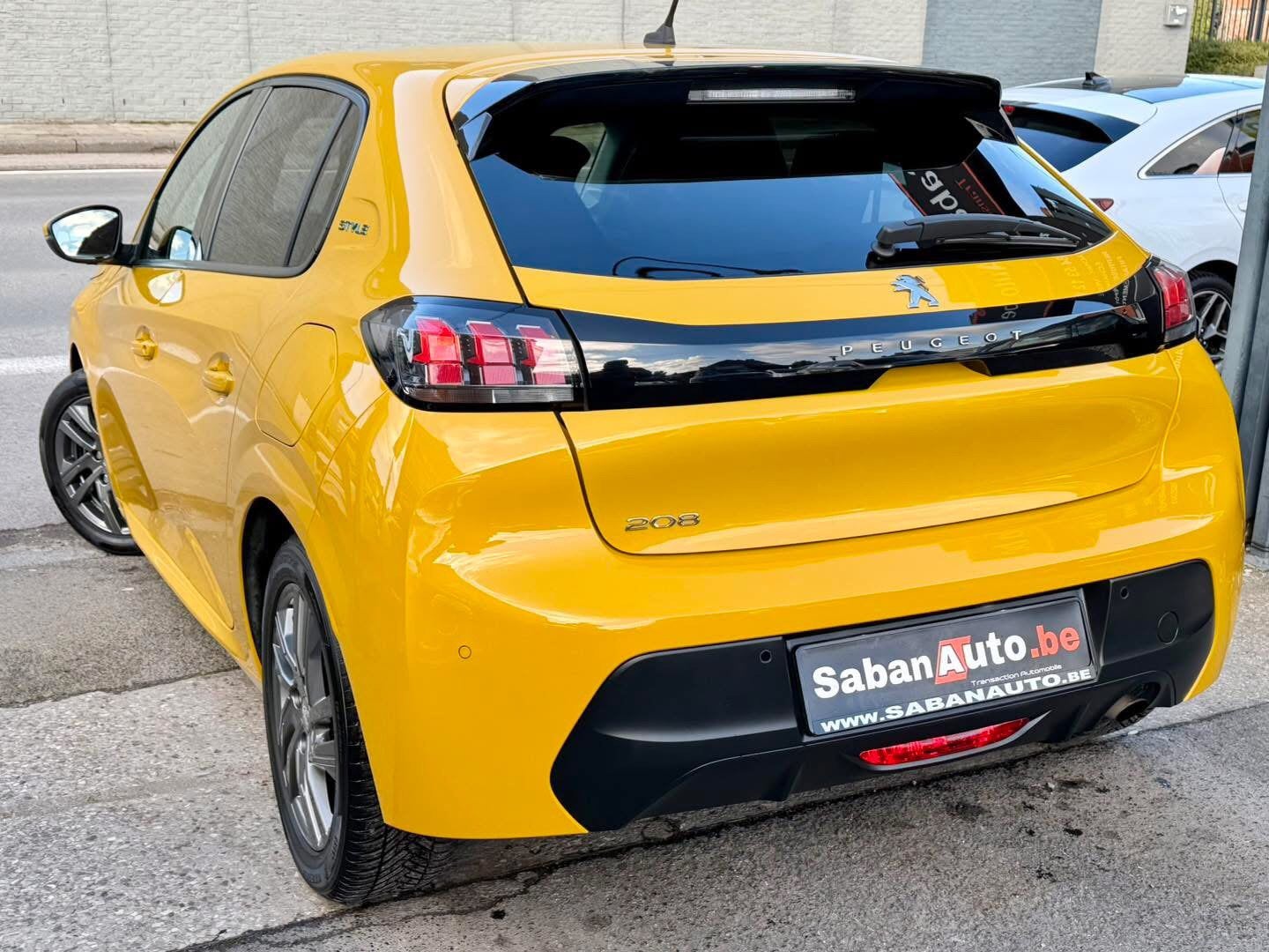 Peugeot 208 1.2i Essence Euro 6 D-Temp STYLE 11/2021, Autos, Achat, Euro 6, Entreprise, Jaune