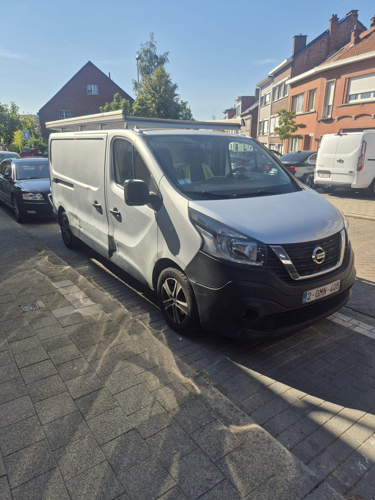 Joli Nissan NV300 2.0 Diesel, Autos, Argent ou Gris, Achat, Boîte manuelle, Noir