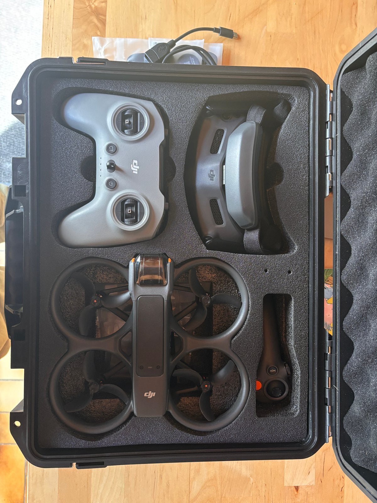 Dji avata 2 avec accessoires, Drone avec caméra, 250 à 900 g, 15 à 30 minutes, Vue à la première personne (FPV)