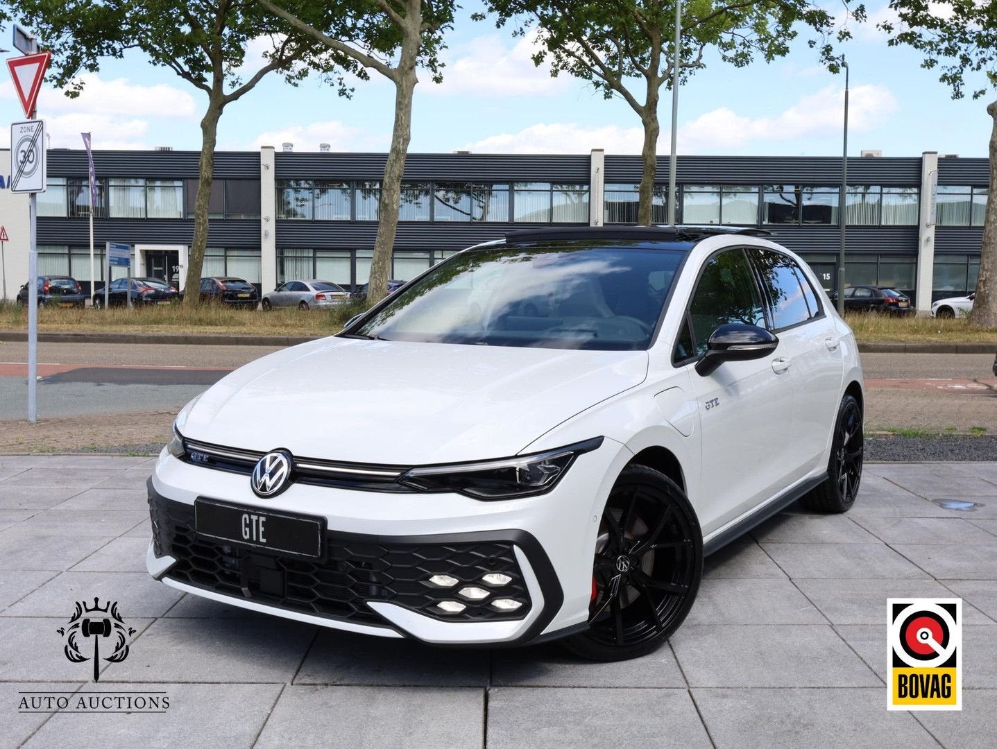 Volkswagen Golf GTE 1.5 eHybrid 272PK | Panodak | Leer | Bla, Auto's, Automaat, Zwart, Bedrijf, Berline