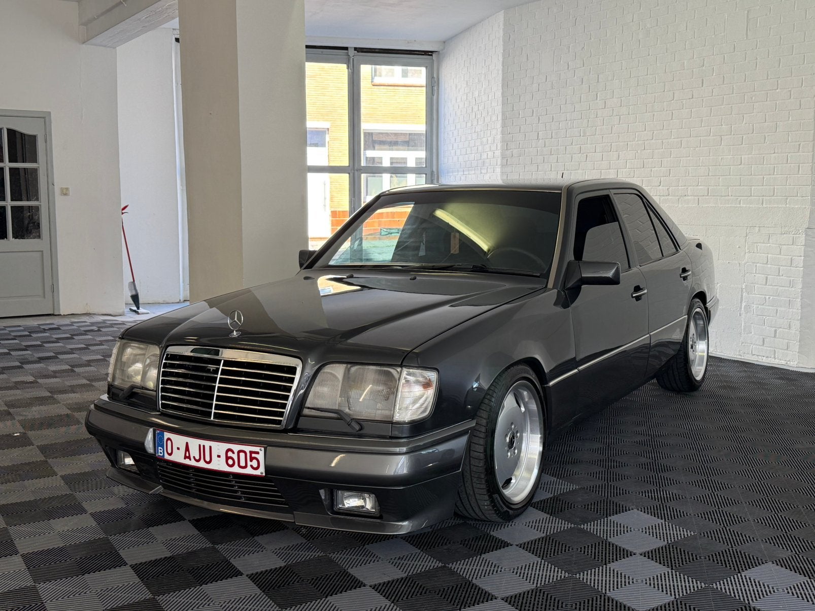 Mercedes-Benz W124 E300 Turbo Diesel, Autos, Argent ou Gris, Achat, 108 kW, 5 portes