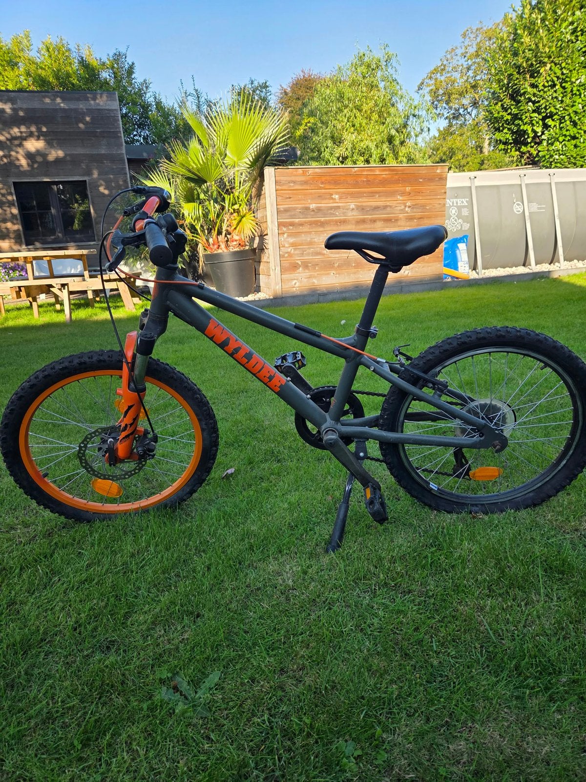 Kinderfiets (achterste band is plat), Fietsen en Brommers, Ophalen, Gebruikt