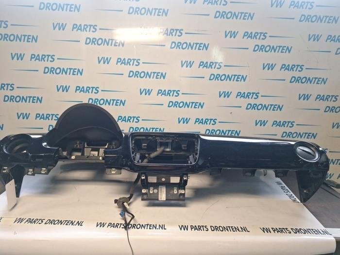 Dashboard van een Volkswagen UP, Gebruikt, -, Volkswagen, -