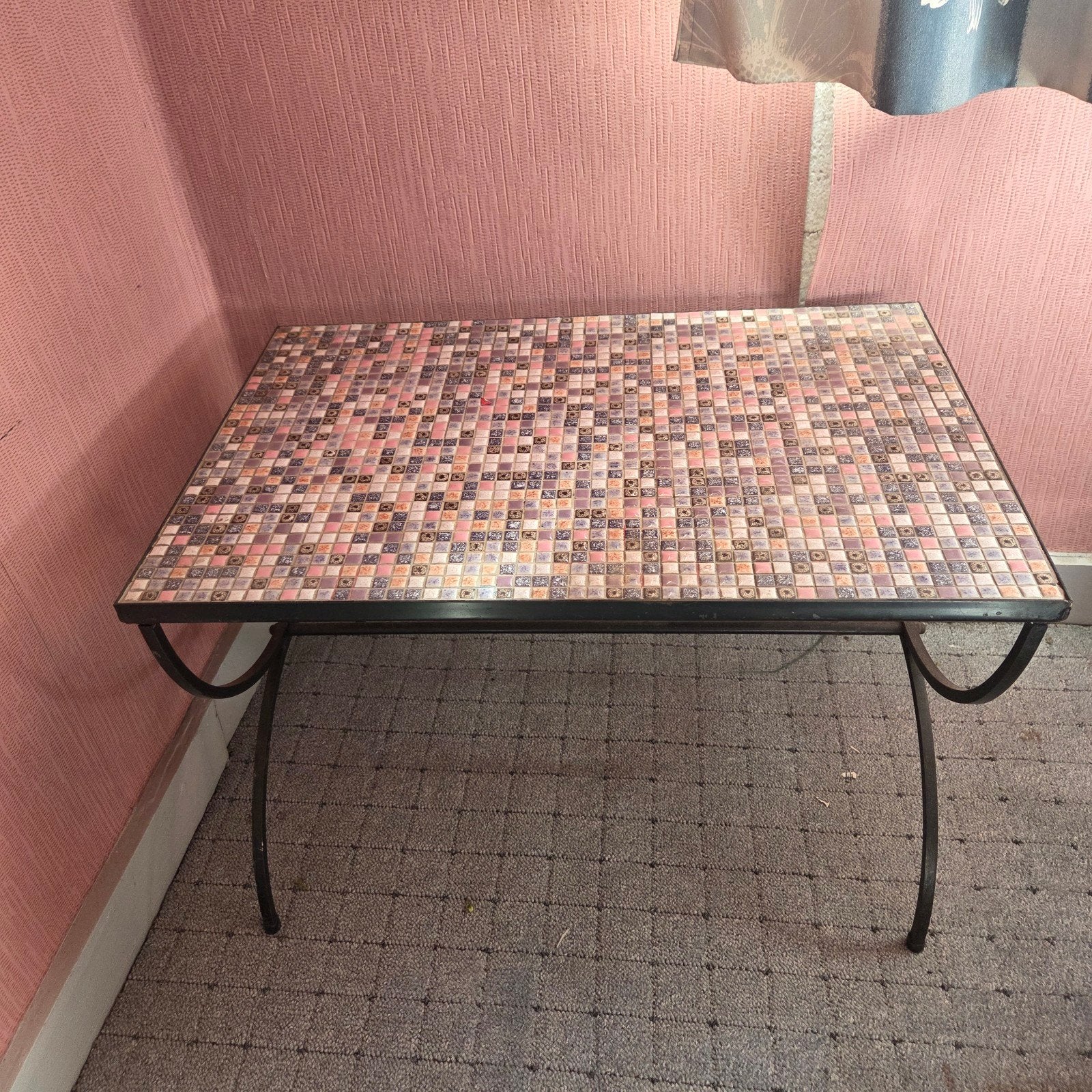 Vintage bijzettafeltje met mozaïekblad (Gent), Huis en Inrichting, Ophalen
