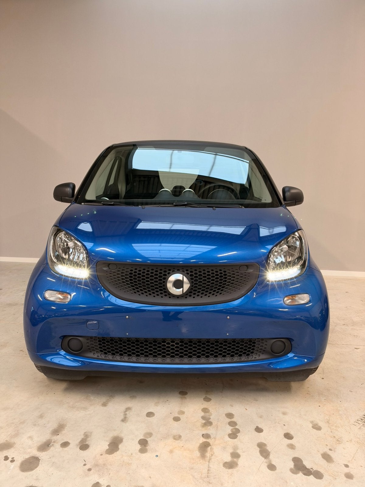 Smart ForTwo 1.0i Perfect Airco BT Slechts 23000km!, Auto's, Dealer onderhouden, Blauw, Bedrijf, 2 deurs
