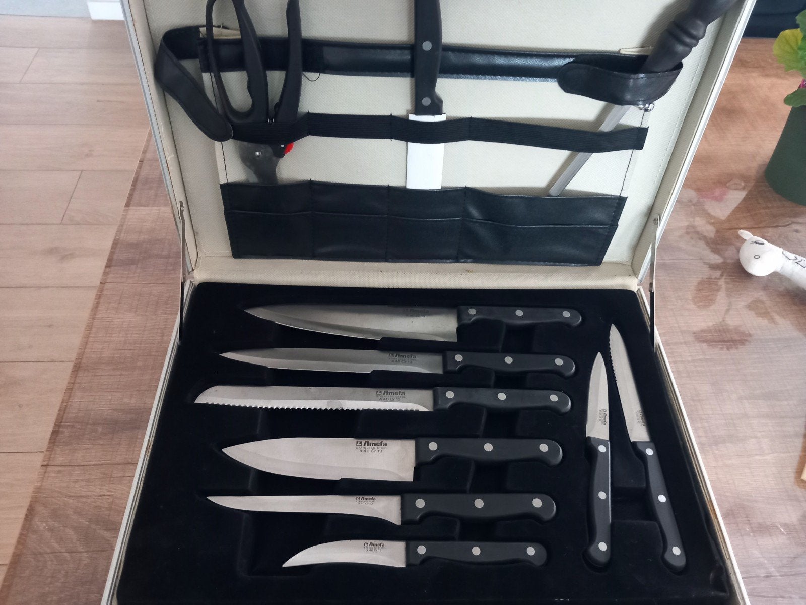 Amefa messenset koffer, Ophalen