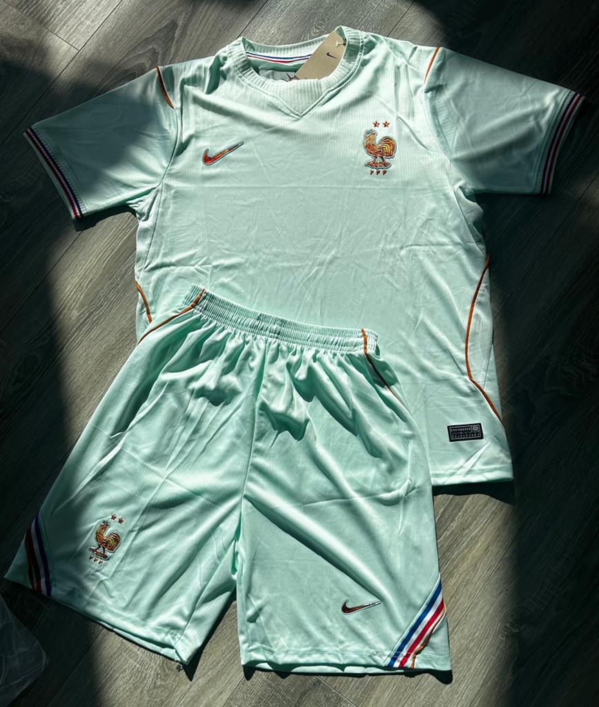 Ensmeble de foot France  short et T-shirt, Taille M, Enlèvement, Comme neuf, Maillot