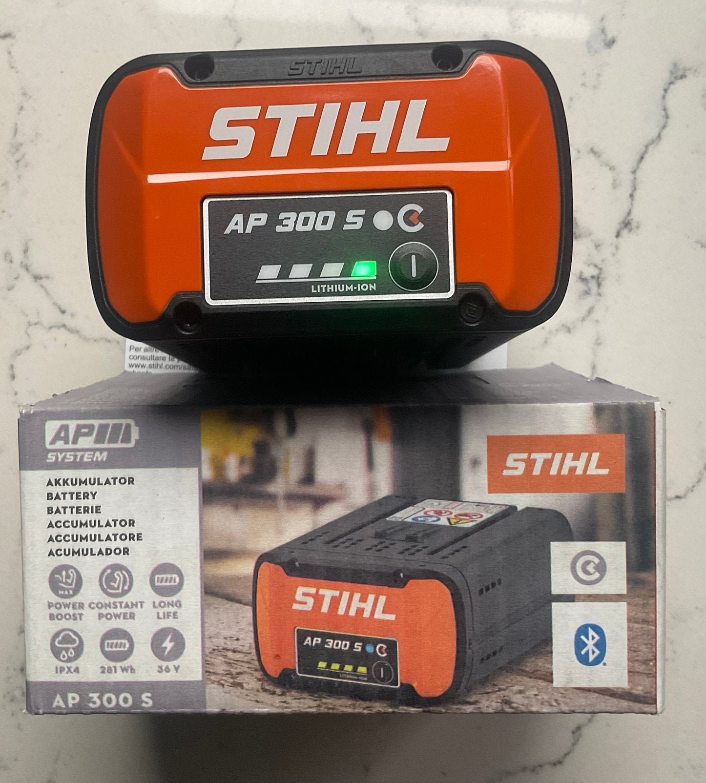 Stihl AP 300 S accu nieuw in doos, Doe-het-zelf en Bouw, Gereedschap | Machine-onderdelen en Toebehoren, Nieuw, Ophalen of Verzenden