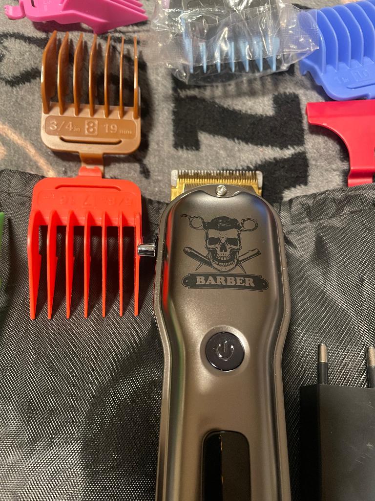Barber tondeuse.  Nieuw, Handtassen en Accessoires, Uiterlijk | Haarverzorging, Nieuw, Tondeuse, Ophalen of Verzenden