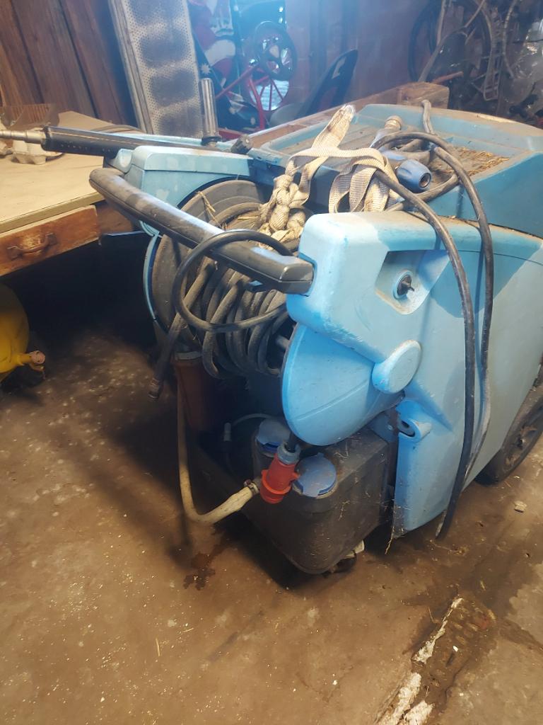 Warm water hogedruk reiniger., Doe-het-zelf en Bouw, Reinigingsmachines, Ophalen, Gebruikt, Overige typen