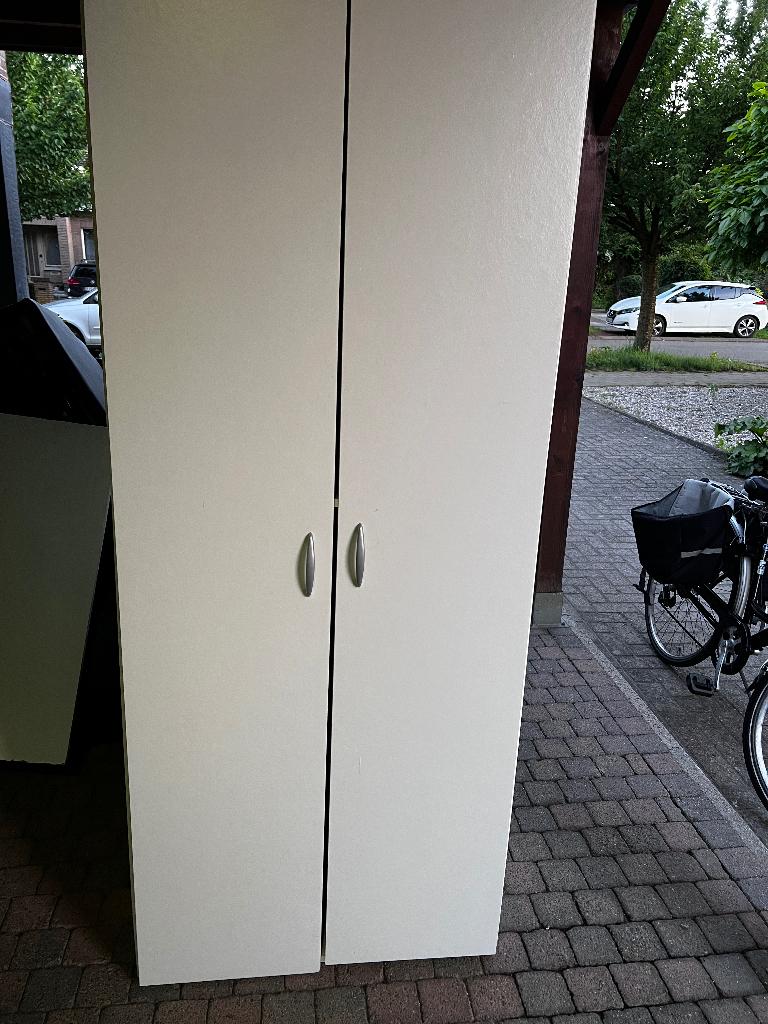 Gratis kast  moet dringend weg, Ophalen, Gebruikt, 50 tot 100 cm, 150 tot 200 cm