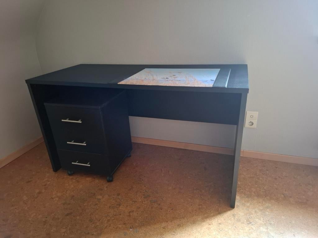 Zwarte bureau met ladeblok op wieltjes, Huis en Inrichting, Ophalen, Zwart, Zo goed als nieuw, 140 cm