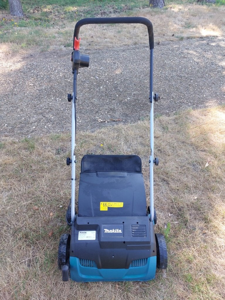 MAKITA verticuteermachine 1300W UV3200 32 cm, Enlèvement, Comme neuf, Électrique, Makita