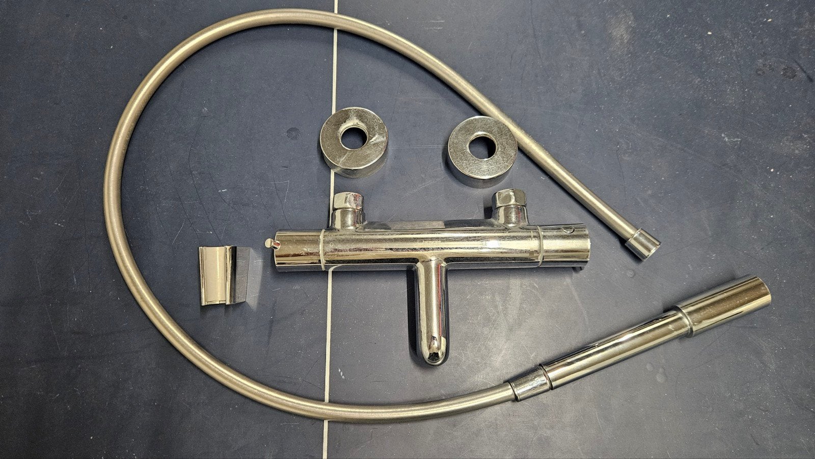 Badkraan Hansgrohe met slang en handdouche, Doe-het-zelf en Bouw, Ophalen of Verzenden, Gebruikt, Chroom, Bad