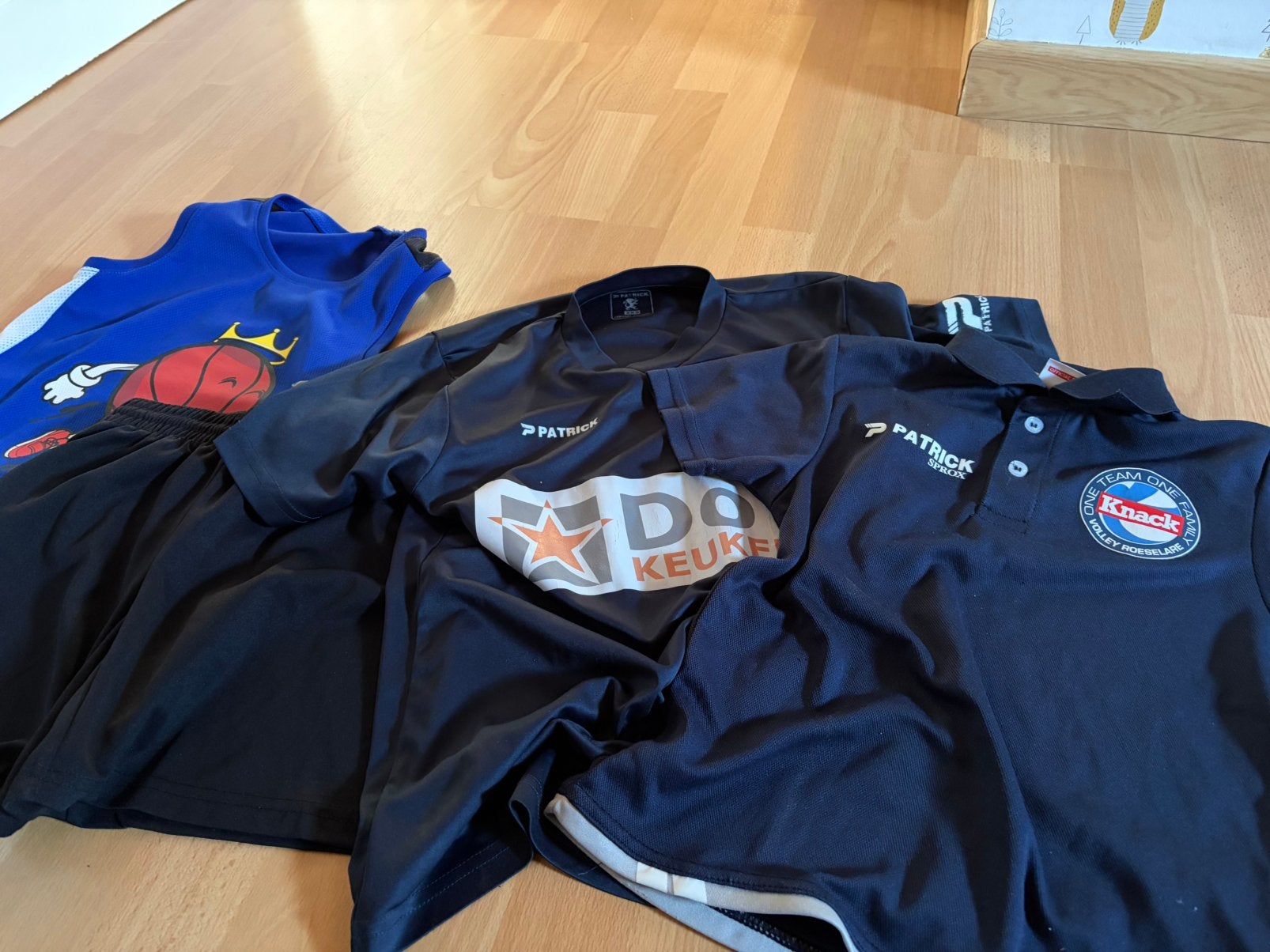 Sport kleding van volleybal en basketball, Enlèvement ou Envoi, Comme neuf, Pantalon