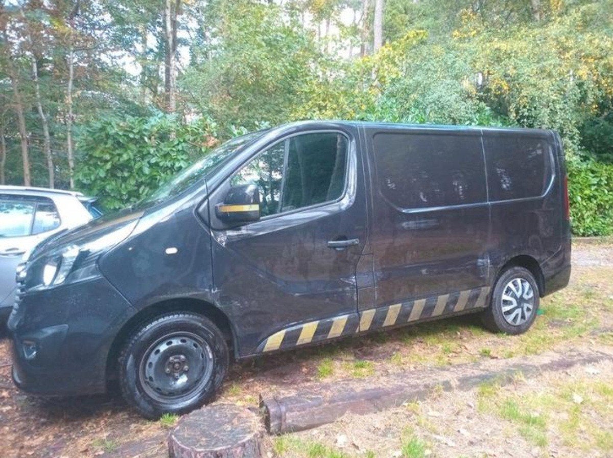 Opel Vivaro 1.6 - Disponible immédiatement 0471 8989 30, Achat, Euro 6, Boîte manuelle, Noir