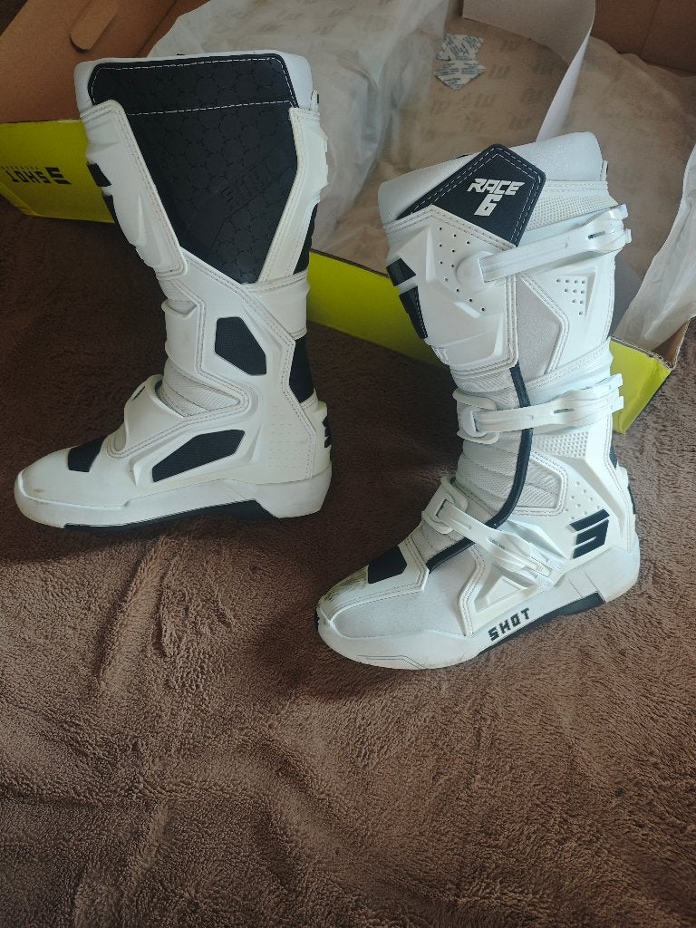 Crossbotten, Motoren, Ophalen