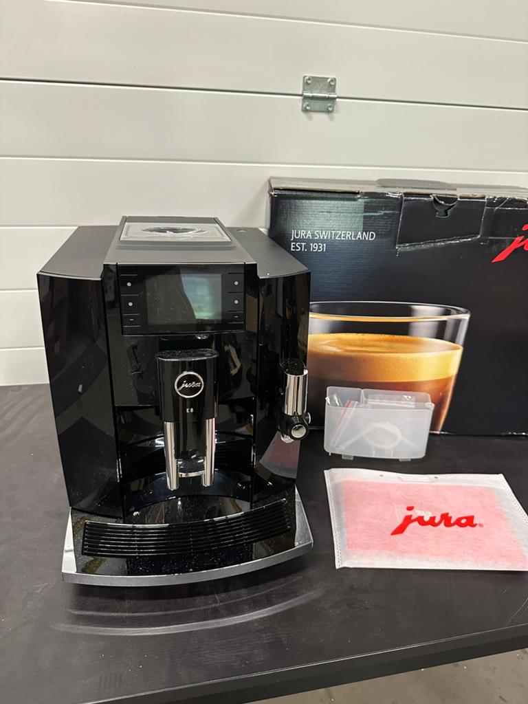 Jura E8 (EB) Piano Black Espressomachine, Electroménager, Cafetières, Neuf, Réservoir d'eau amovible, Jura, Café en grains