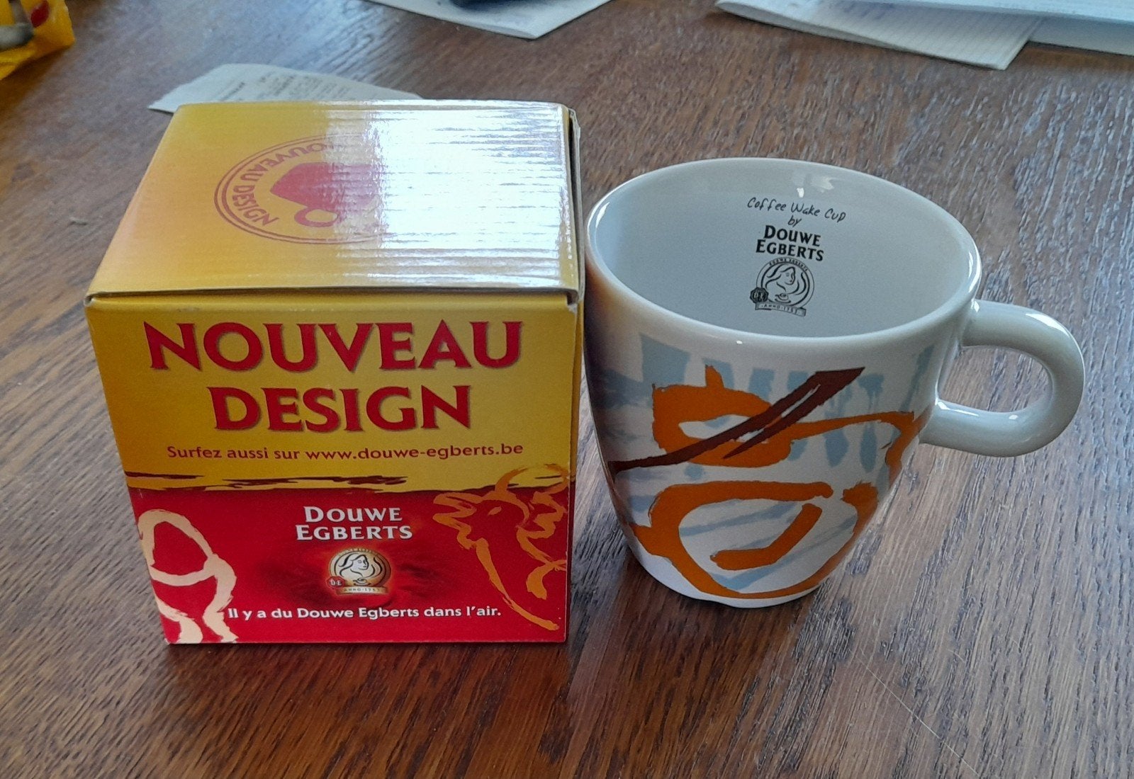 Douwe Egberts mok nieuw, Verzamelen, Porselein, Kristal en Bestek, Ophalen of Verzenden, Nieuw, Porselein, Kop en/of schotel
