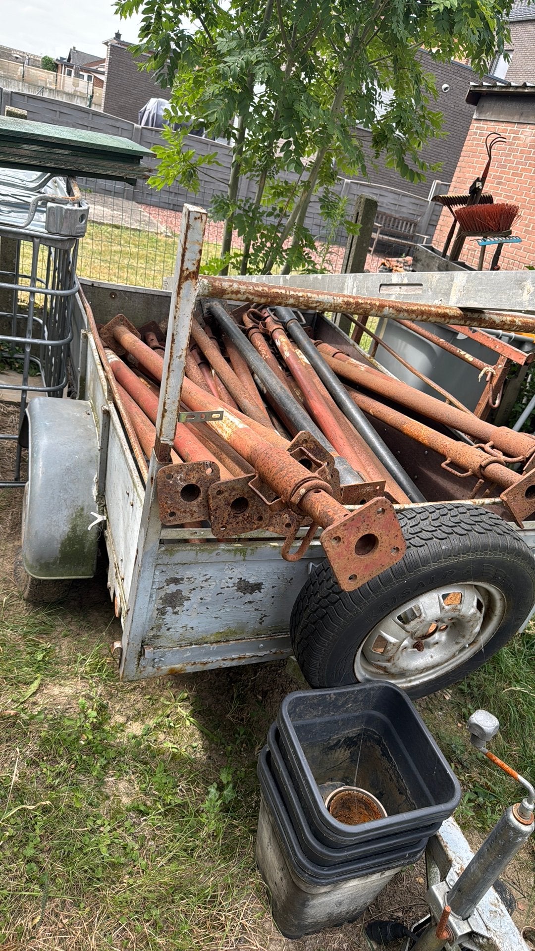 Aanhangwagen met stempels af te halen, Enlèvement ou Envoi, Comme neuf
