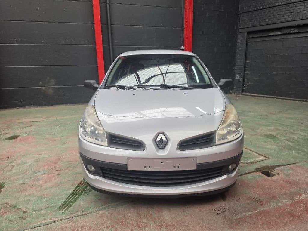 Renault clio prête à immatriculer, Achat, Ordinateur de bord, Entreprise, Boîte manuelle