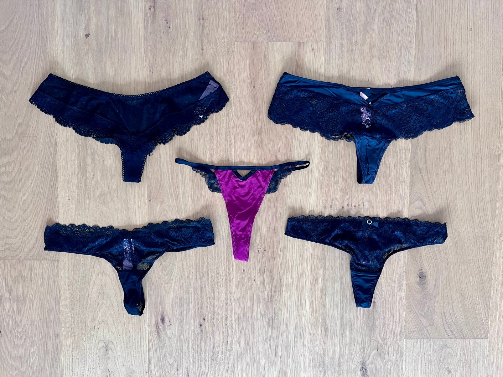 Lot de 5 strings Hunkemöller, Vêtements | Femmes, Enlèvement ou Envoi, Noir, String