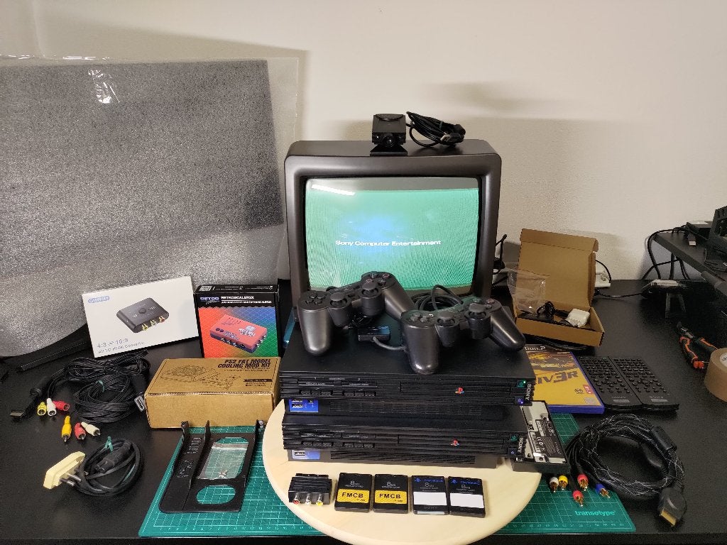 LOT 2x PlayStation 2 PHAT (PS2 FAT) SCPH-50004 + SCPH-30001, Games en Spelcomputers, Ophalen, Gebruikt, Met games, Met 2 controllers