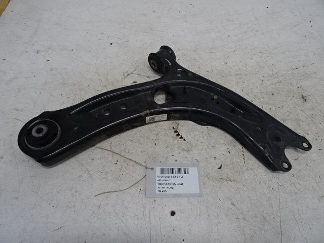 BRAS DE SUSPENSION AVANT DROIT (TRIANGLE) Golf VIII (CD1), Volkswagen, Mevr. I. Hauben, Utilisé, Rue de l'Espoir 34 34
4030  GRIVEGNÉE, BE