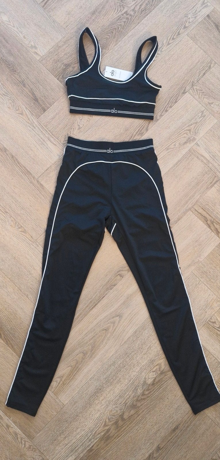 Nieuwe Alo Yoga set zwart Airbrush Heart Trob Maat S, Kleding | Dames, Verzenden, Zwart, Nieuw, Maat 36 (S)
