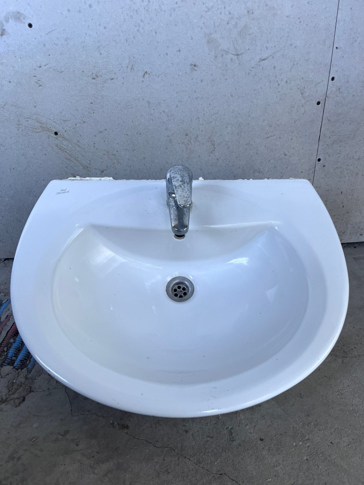 Lavabo Ideal Standard blanc + Mitigeur chromé, Ophalen, Zo goed als nieuw