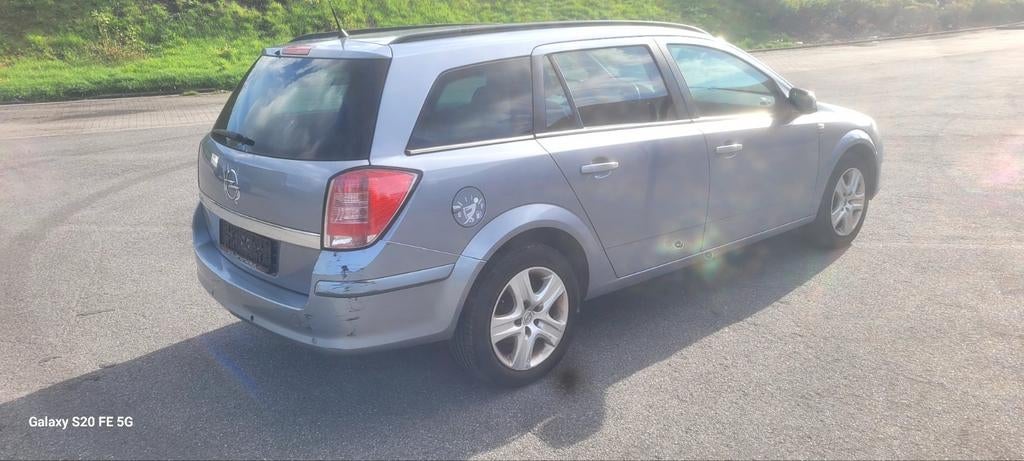 OPEL ASTRA BREAK 2010+1.4ES+CTOK+FEUILLE ROSE À 1499EU, Achat, Entreprise, 5 portes, Radio