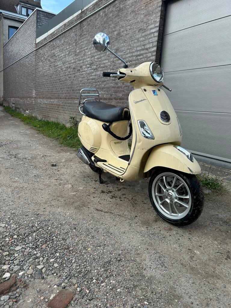 Vespa lx50 50cc, Fietsen en Brommers, Gebruikt, Klasse A (25 km/u), Ophalen of Verzenden, Benzine
