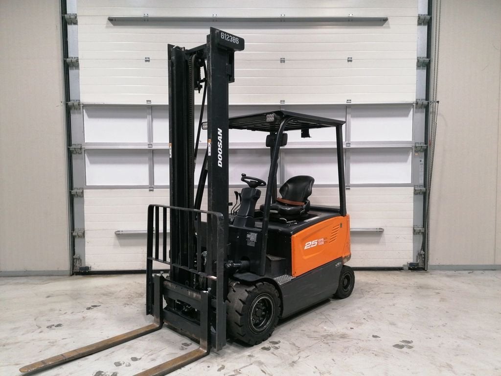 Doosan B25X-7, 2000 à 3000 kg, Électrique, Chariot élévateur, DOOSAN