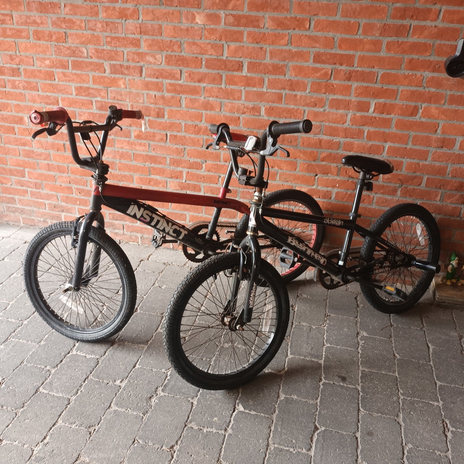 2 BMX-fietsen, Enlèvement