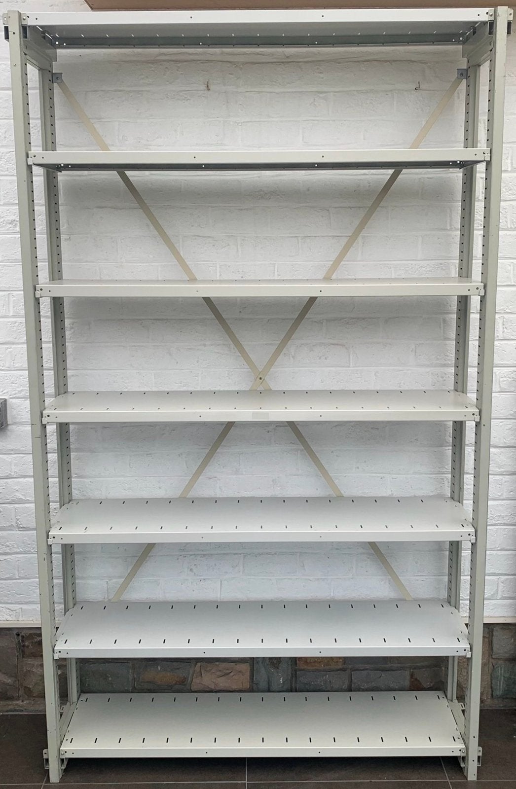 1 of 2 stevige modulaire metalen planken, Ophalen