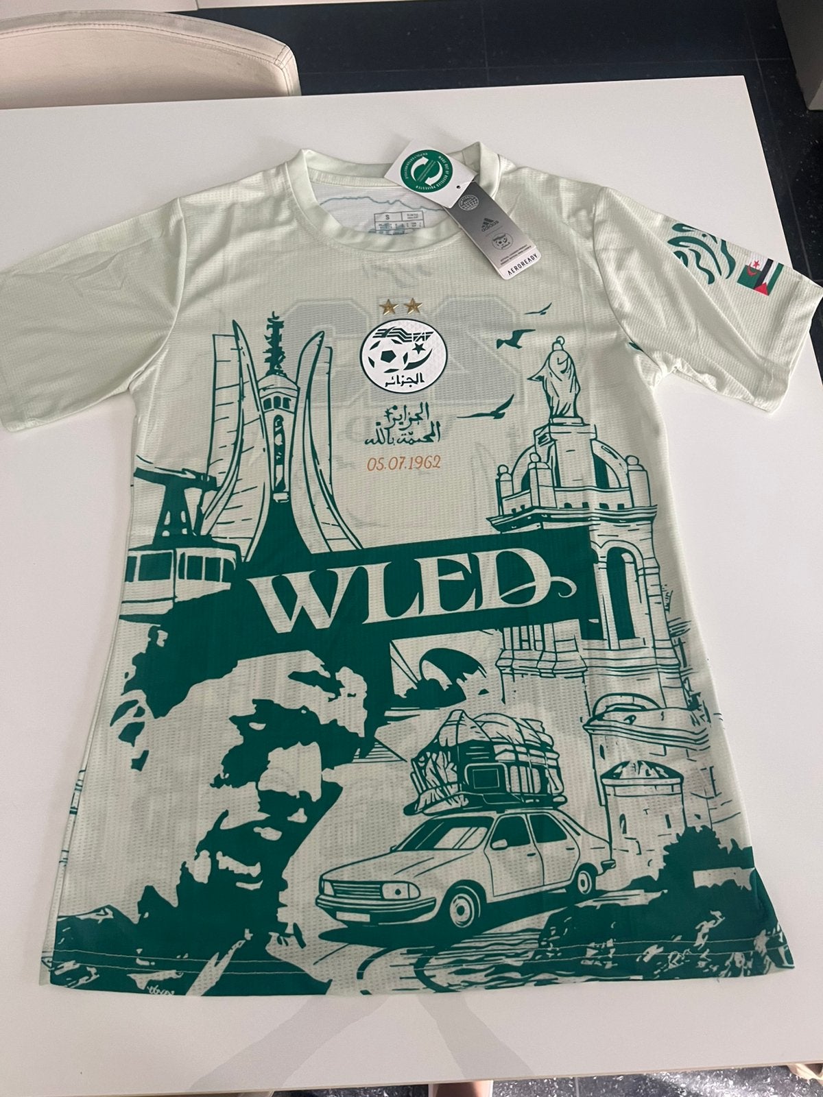 Maillot Algérie  2025 édition : Monument X Histoire, Enlèvement ou Envoi