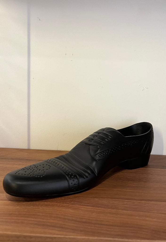 TOM DIXON „Cast Shoe” zwarte gietijzeren deurwig, Huis en Inrichting, Ophalen, Gebruikt, Binnen