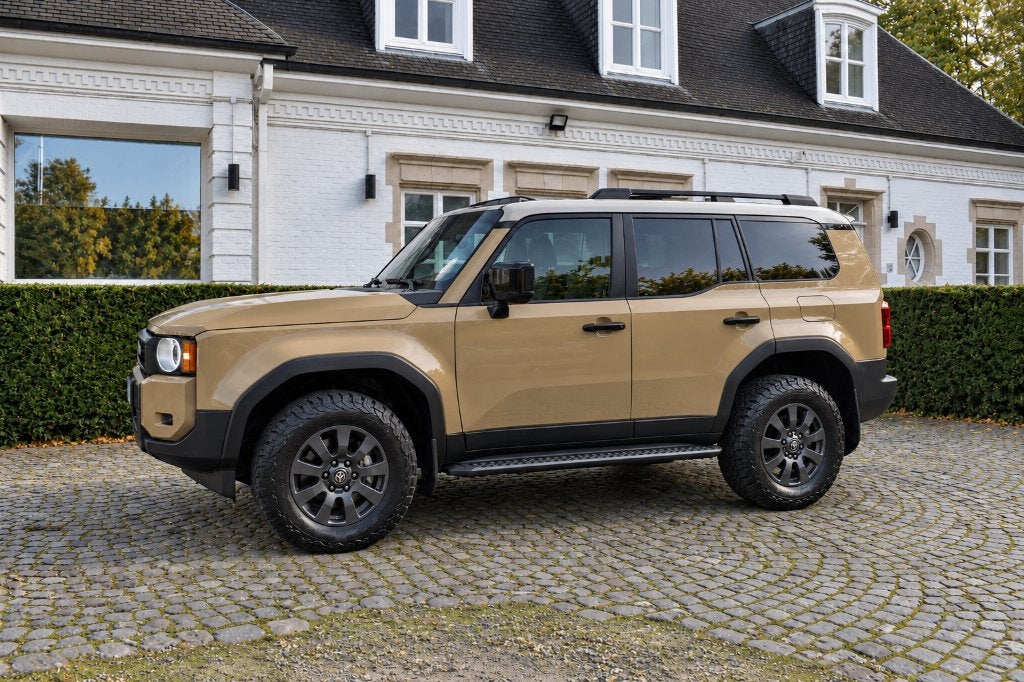 Toyota Land Cruiser Prado FIRST EDITION, Auto's, Automaat, Euro 6, Beige, Leder