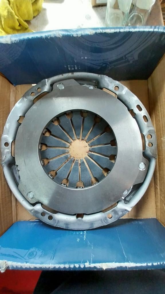 Un tout nouvel embryon pour moteur Ford, Enlèvement, Ford