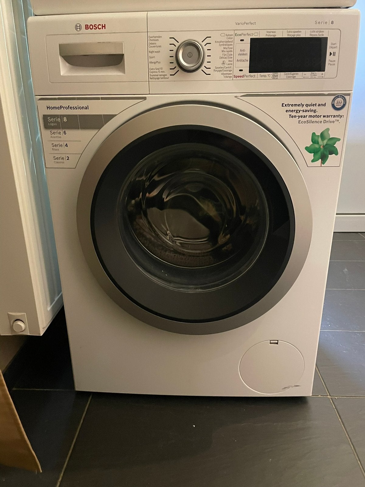 Bosh serie 8 wasmachine, Elektronische apparatuur, Ophalen, 1200 tot 1600 toeren, Gebruikt, Minder dan 85 cm