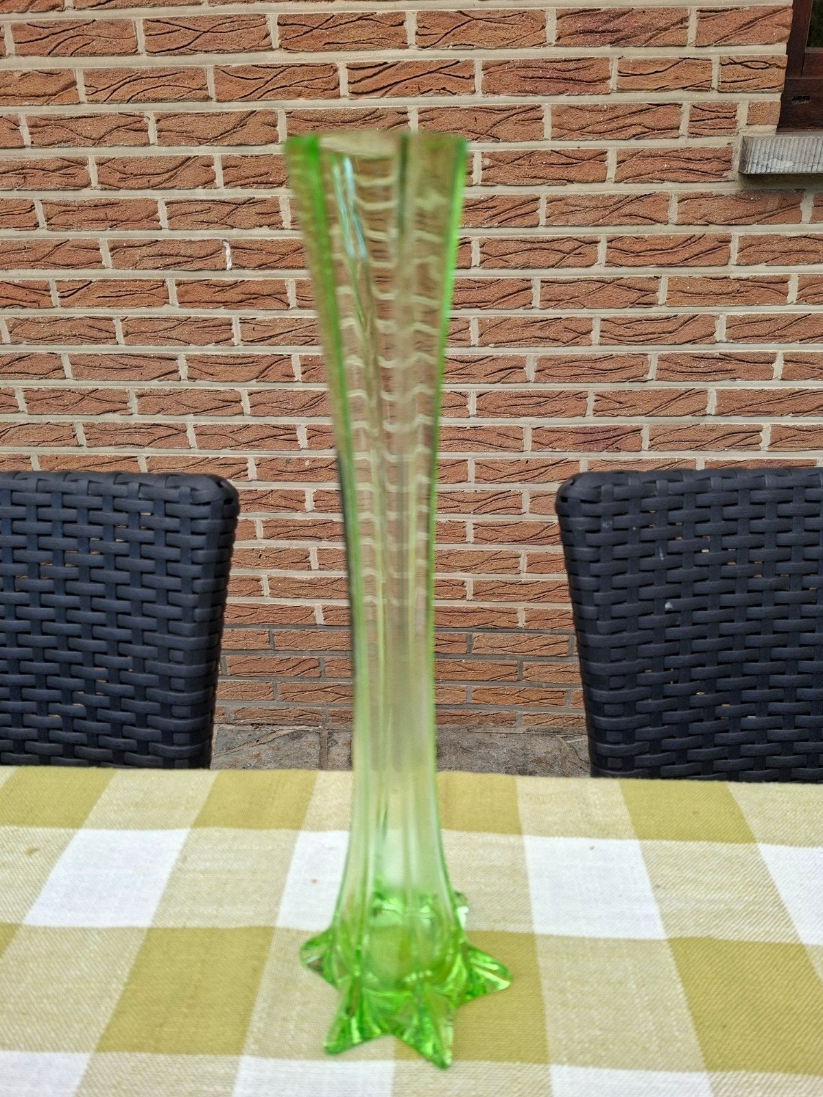 vase de Murano atropine en verre d'uranium, Enlèvement