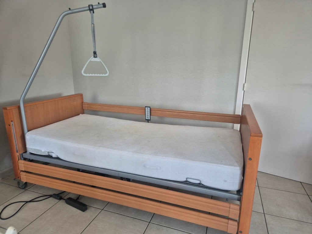 Lit médicalisé électrique, Enlèvement, Utilisé