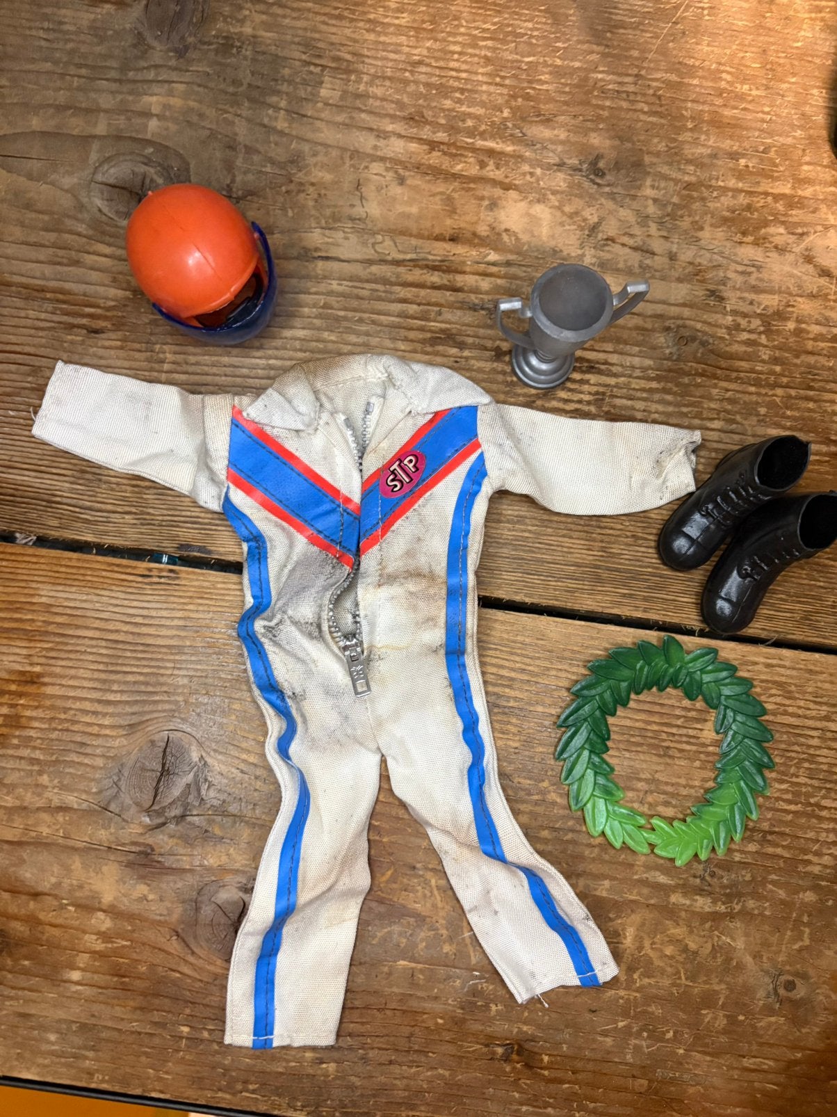 BARBIE KEN VINTAGE Ken F1 DRIVERSET COMPLEET, Ophalen of Verzenden, Gebruikt, Accessoires