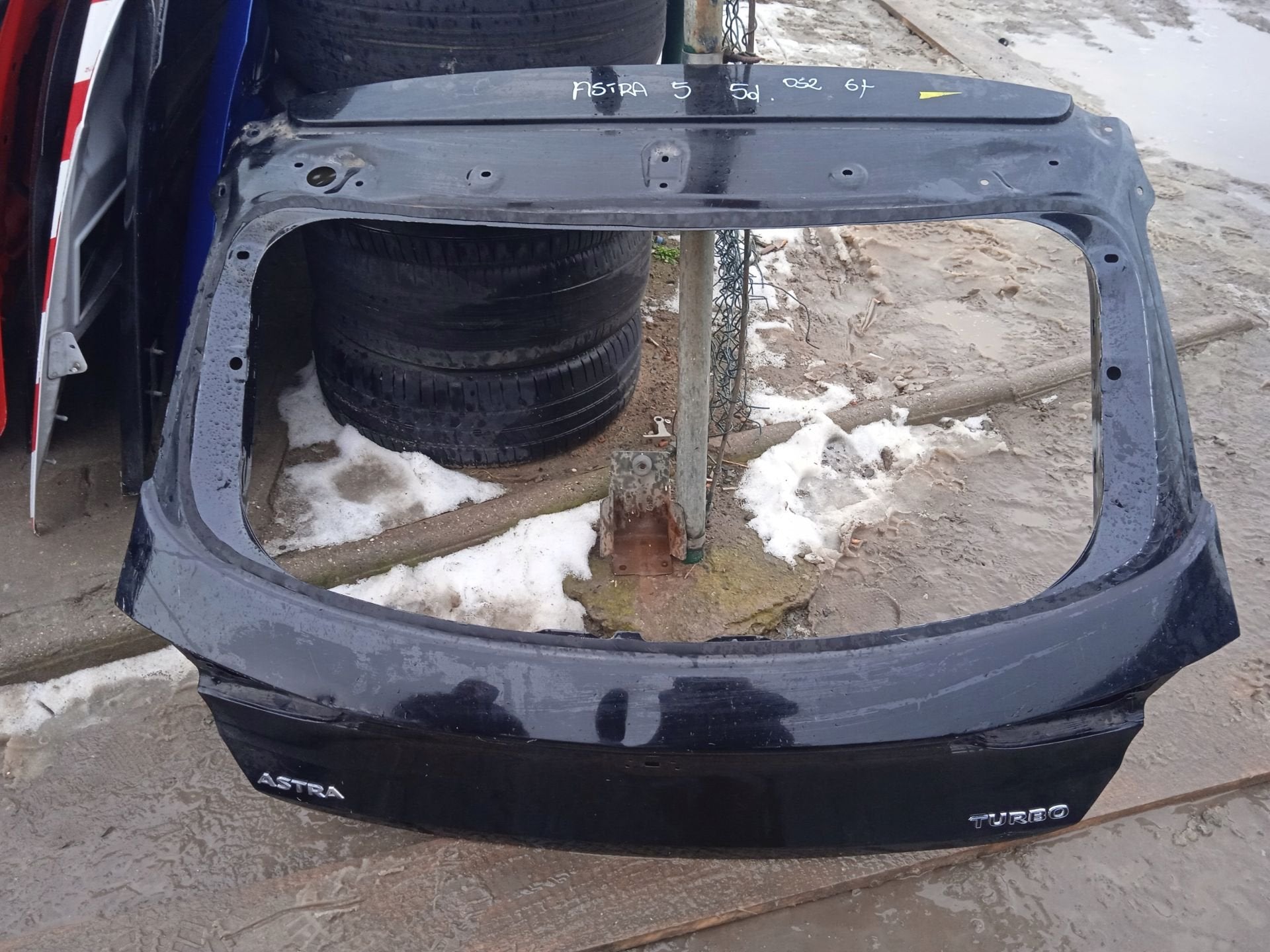 Hayon arri re de l'Opel Astra, Opel Automobile GmbH, Porte, Opel, Bahnhofsplatz 1
65423  Russelsheim am Main, DE