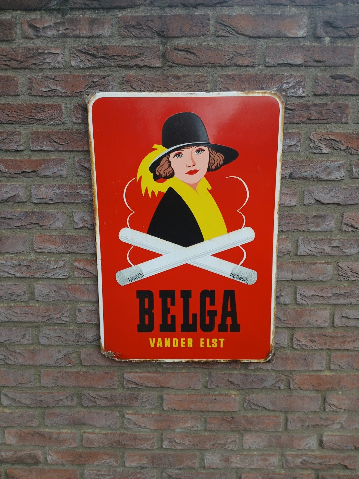 Belga vander Elst Emaille reclamebord Productiejaar 1953, Ophalen of Verzenden, Gebruikt, Reclamebord