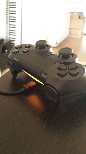 PS4 CONTROLLER, Games en Spelcomputers, Spelcomputers | Sony Consoles | Accessoires, Gebruikt, Ophalen of Verzenden, Controller