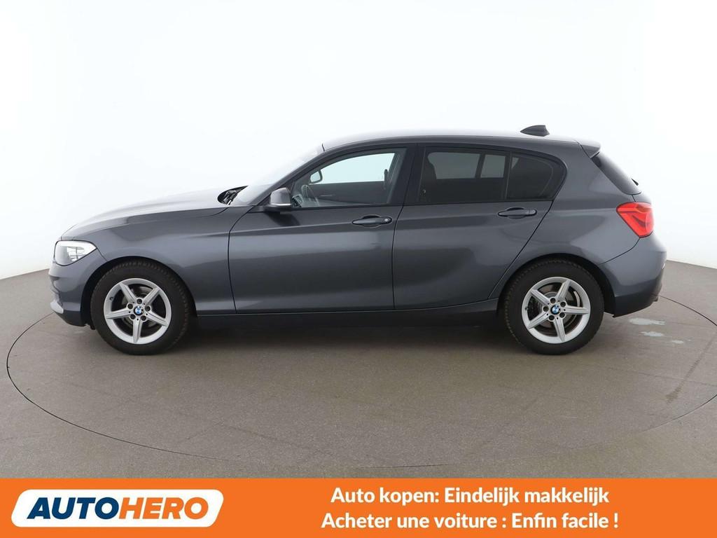BMW 1 Serie 116 116d Advantage (bj 2019, automaat), Auto's, BMW, Automaat, Lichtsensor, Gebruikt, 116 pk