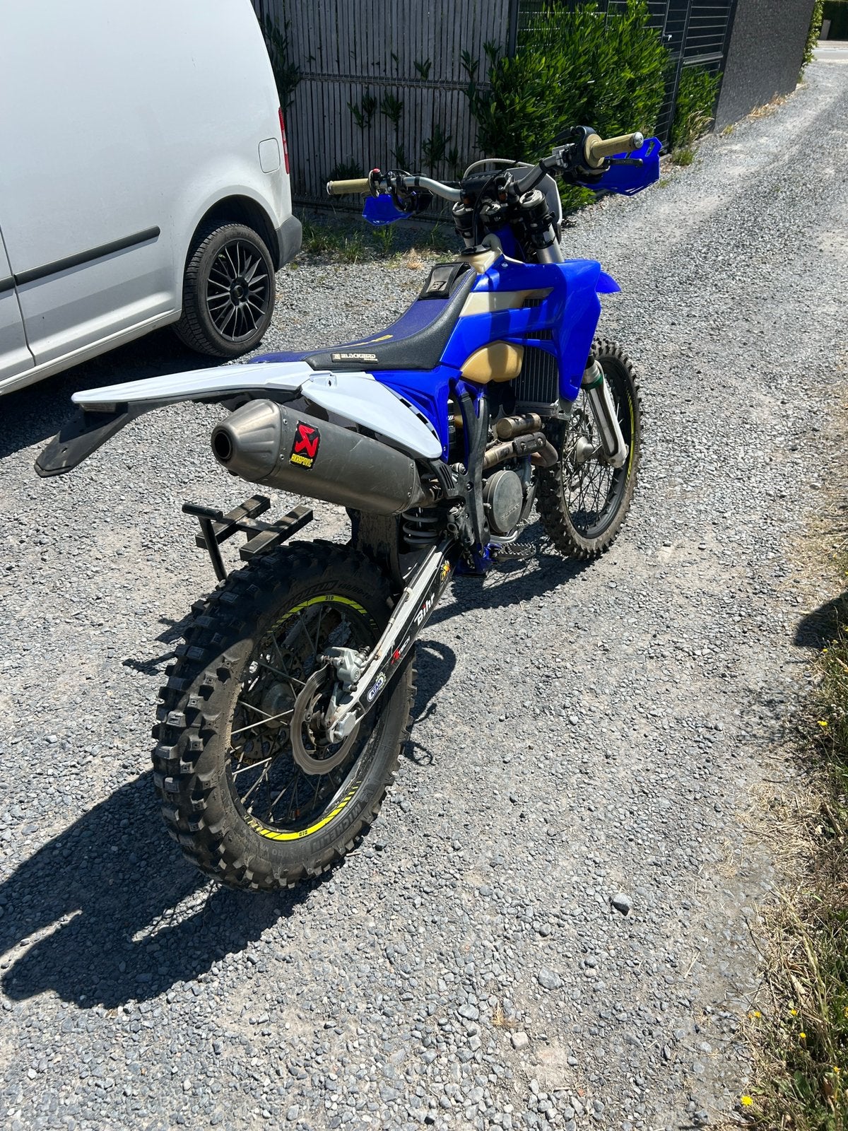 Enduro 300, Motoren, Ophalen